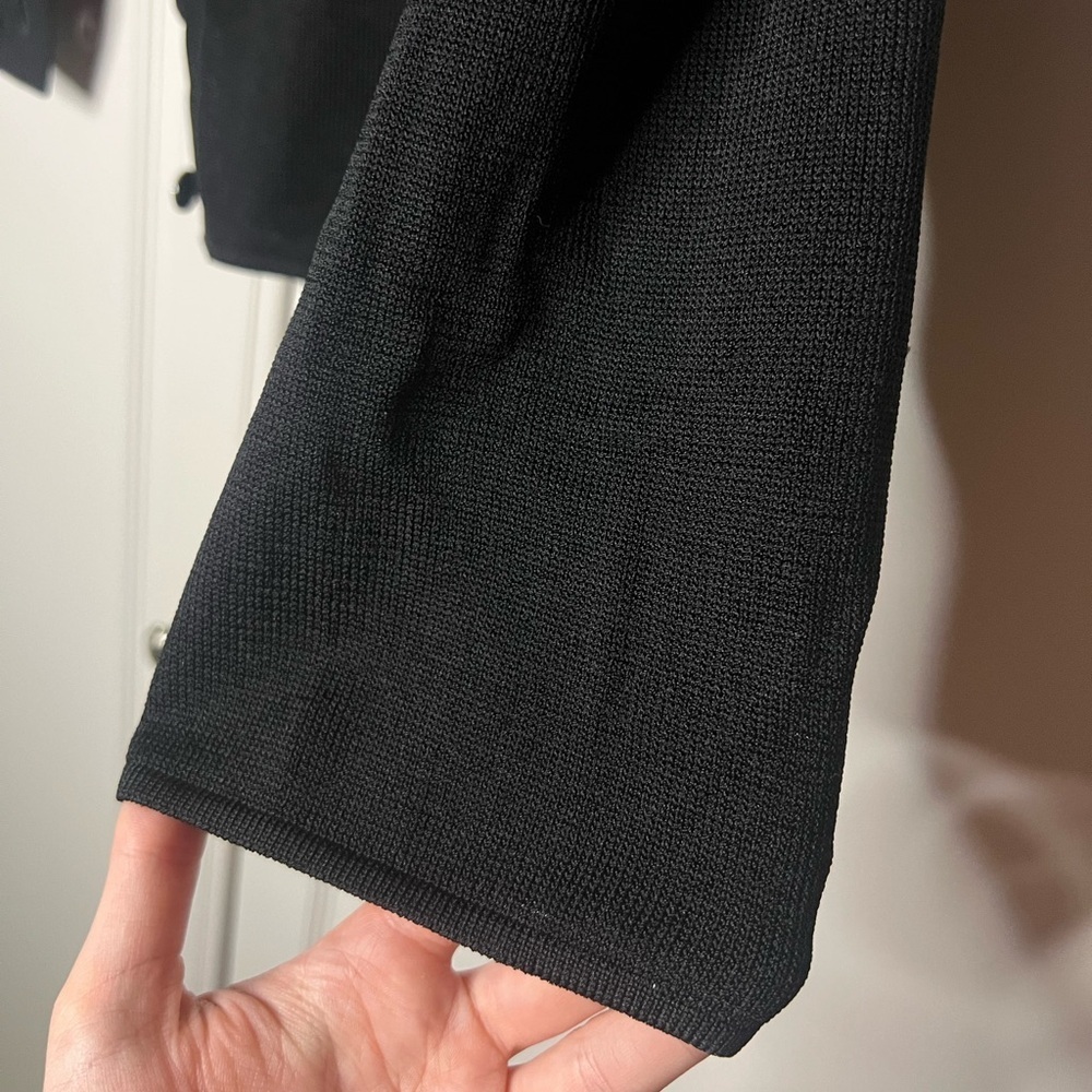 St. John Black Cropped Cardigan - Picture 8 of 11